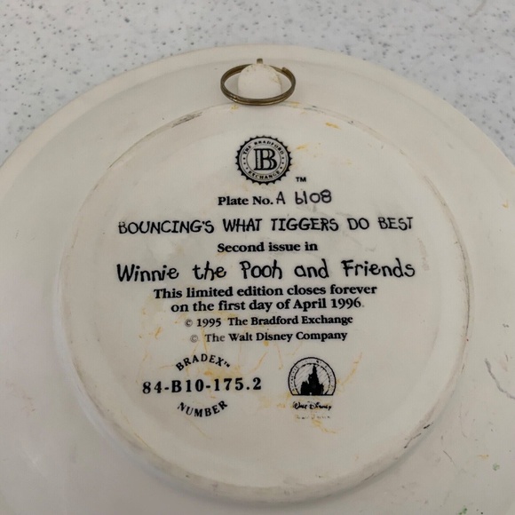 Vintage Disney Bouncing's What Tiggers Do Best Winnie the Pooh Decor - Picture 5 of 7